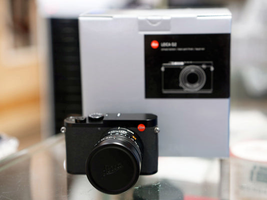 Leica Q2 Digital Camera Black #5355077