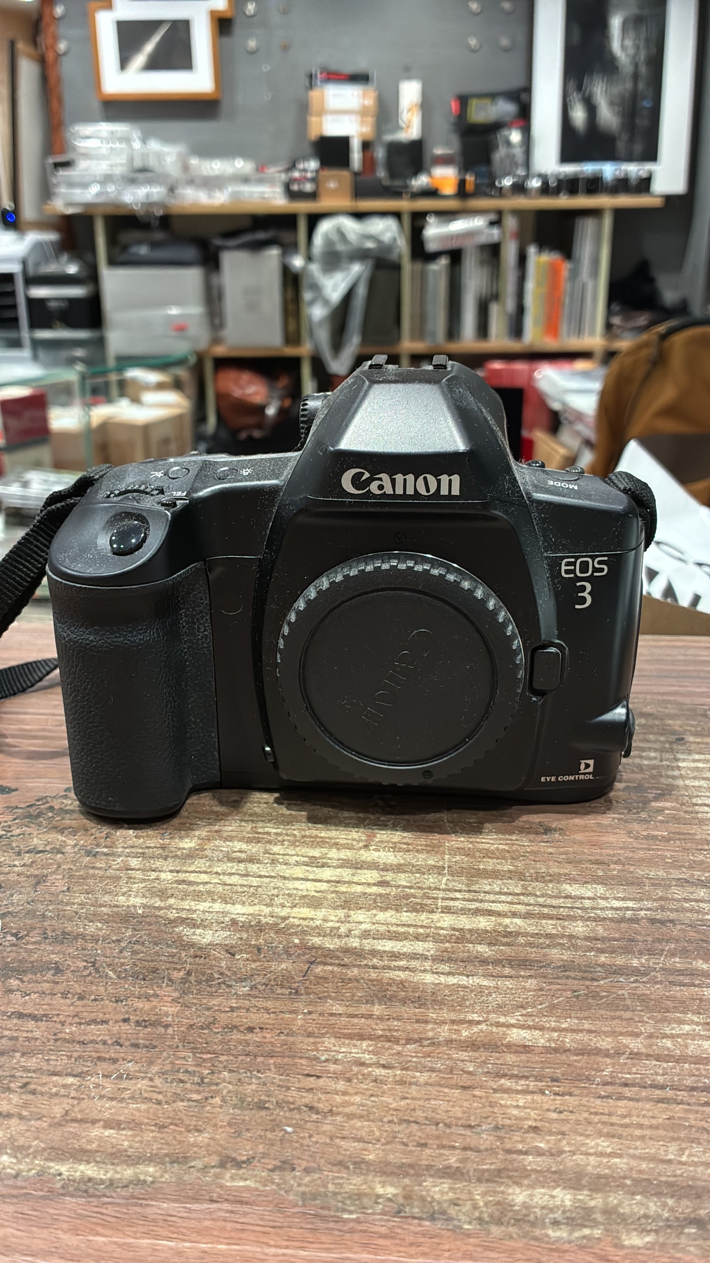 Canon Eos 3 camera #3005739