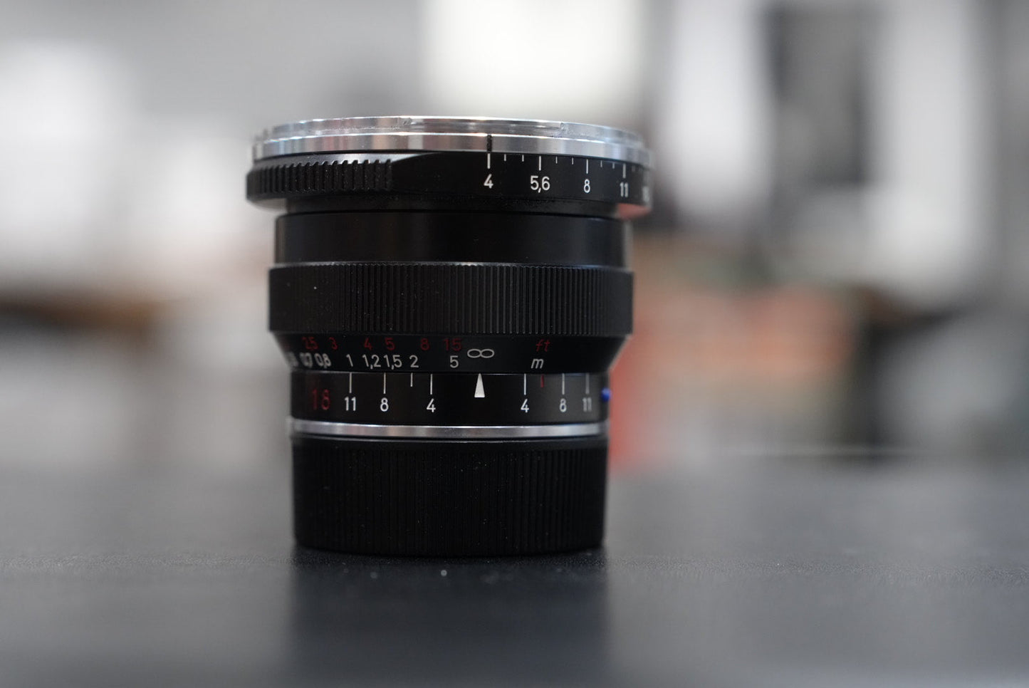 Carl Zeiss Distagon 18mm F/4 ZM #15641045
