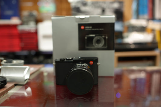 Leica Q2 Digital Camera Black 19050 #5691257