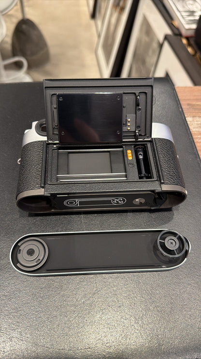Leica MP film Camera （Silver)
