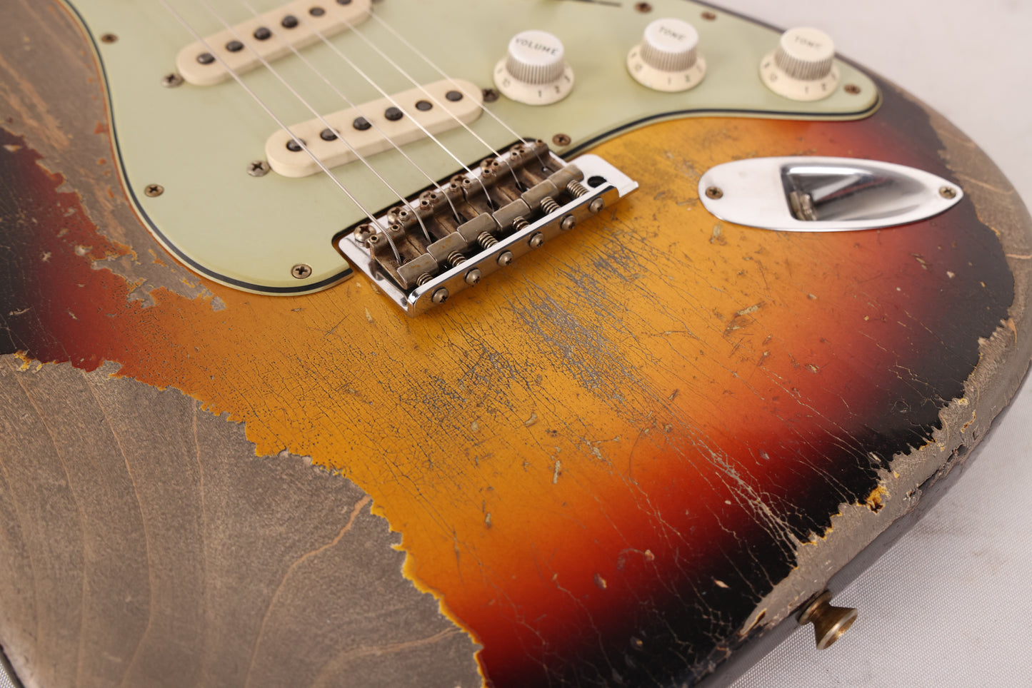 Fender Custom Shop 1960 Stratocaster Ultimate Relic Masterbuilt Greg Fessler 3-Tone Sunburst