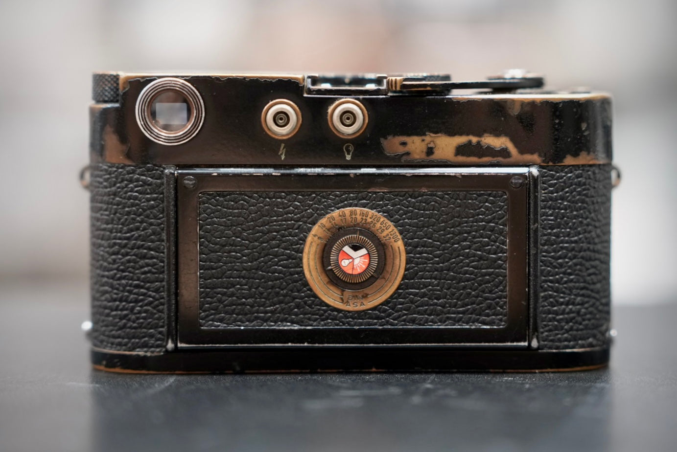 Original black paint Leica M2 (no self-timer) with leica Summicron-M 50/2v.2 rigid