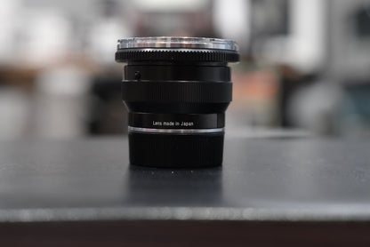 Carl Zeiss Distagon 18mm f/4 ZM with hood and viewfinder (M mount)