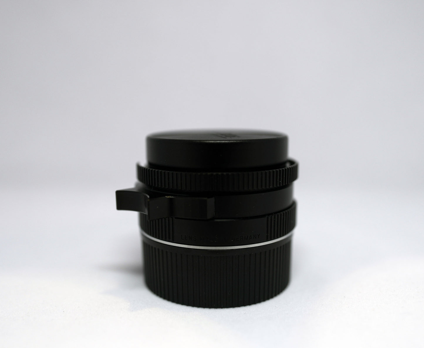 Leica Summicron 35mm F/2 Black (7 Elements) with hood and box #3604809