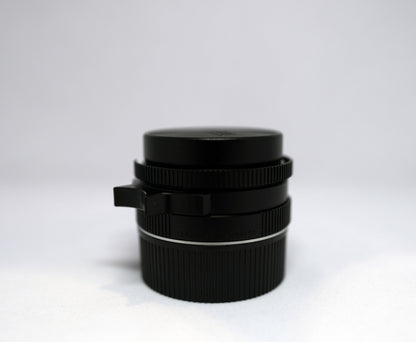 Leica Summicron 35mm F/2 Black (7 Elements) with hood and box #3604809