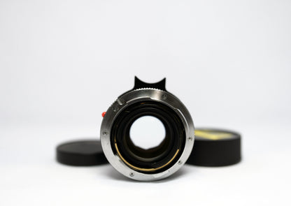 Leica Summicron 35mm F/2 Black (7 Elements) with hood and box #3604809