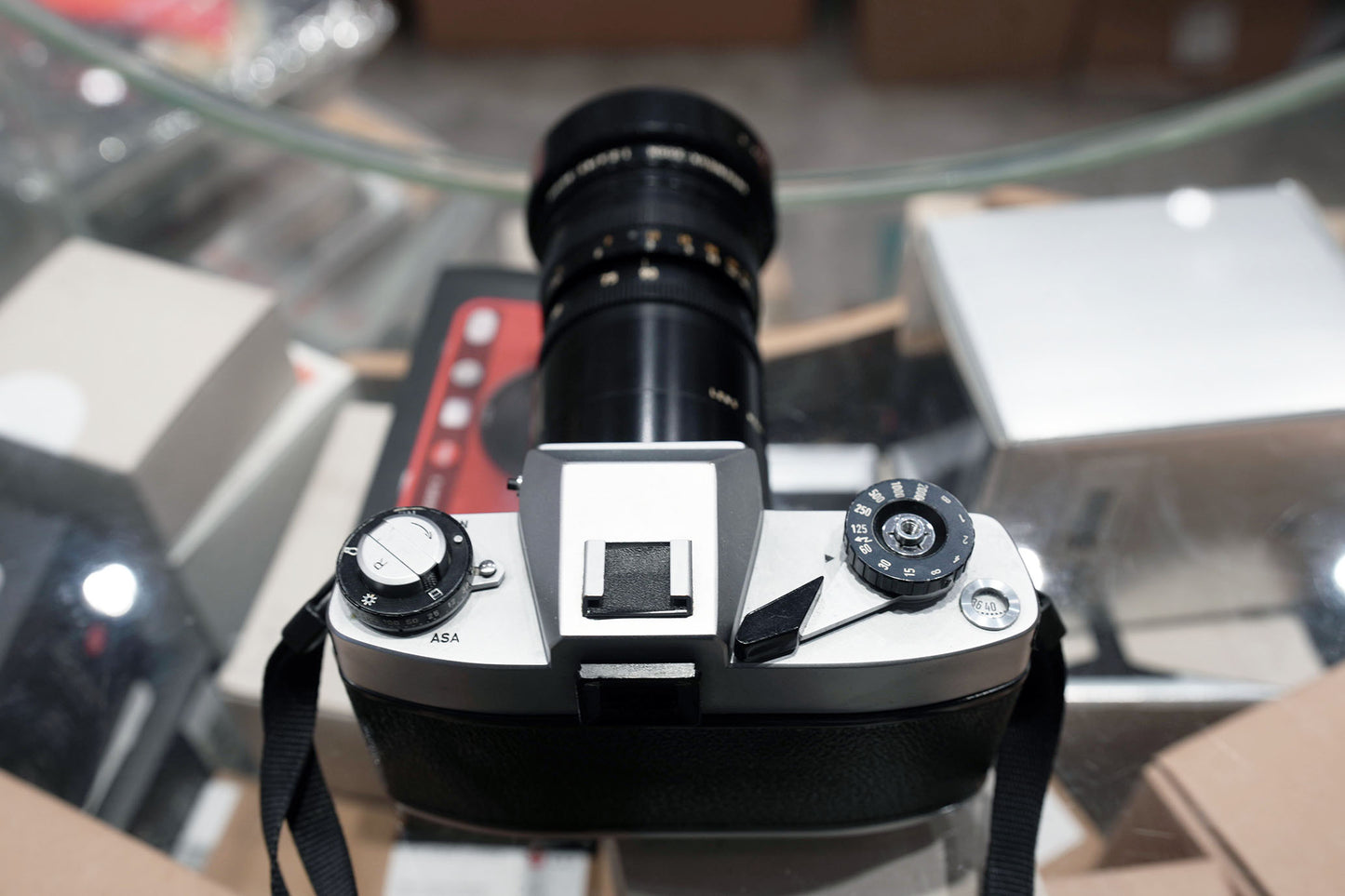Leicaflex SL Film Camera With Angenieux-Zoom 45-90mm F/2.8 lens#1283684 #1459790 leica R Mount