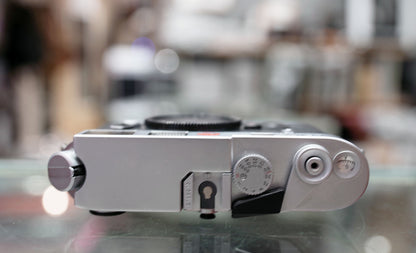 Leica M6 Rangefinder Film Camera Classic  Silver  #2168215