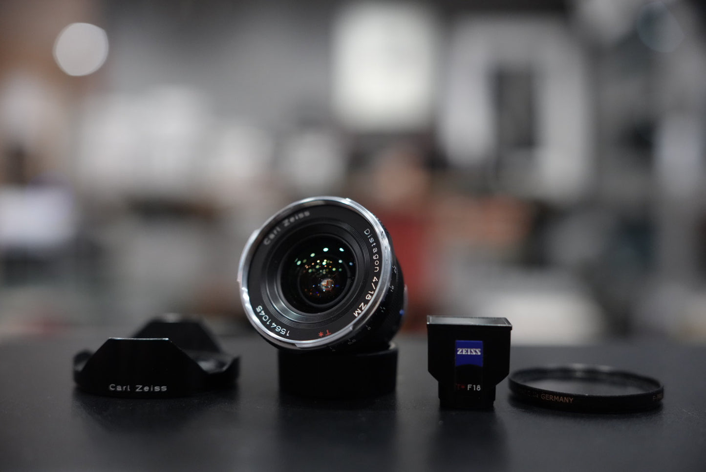 Carl Zeiss Distagon 18mm f/4 ZM with hood and viewfinder (M mount)
