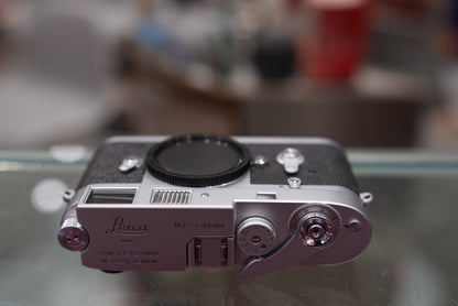 Mint Leica M2 Rangefinder Film Camera #1103904