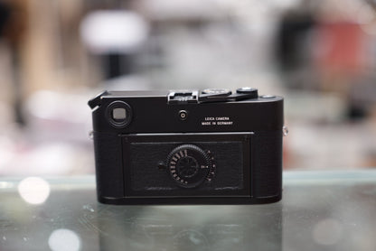 Leica M7 “Starter Set”0.72 Black Film Rangefinder Camera #2885670