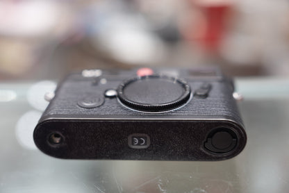 Leica M7 “Starter Set”0.72 Black Film Rangefinder Camera #2885670