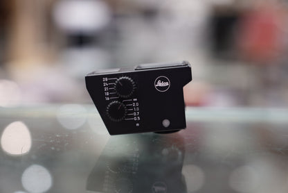 The Universal Wide-Angle Viewfinder M #10569 (TRI-ELMAR-M 16mm 18mm 21mm 24mm 28mm)