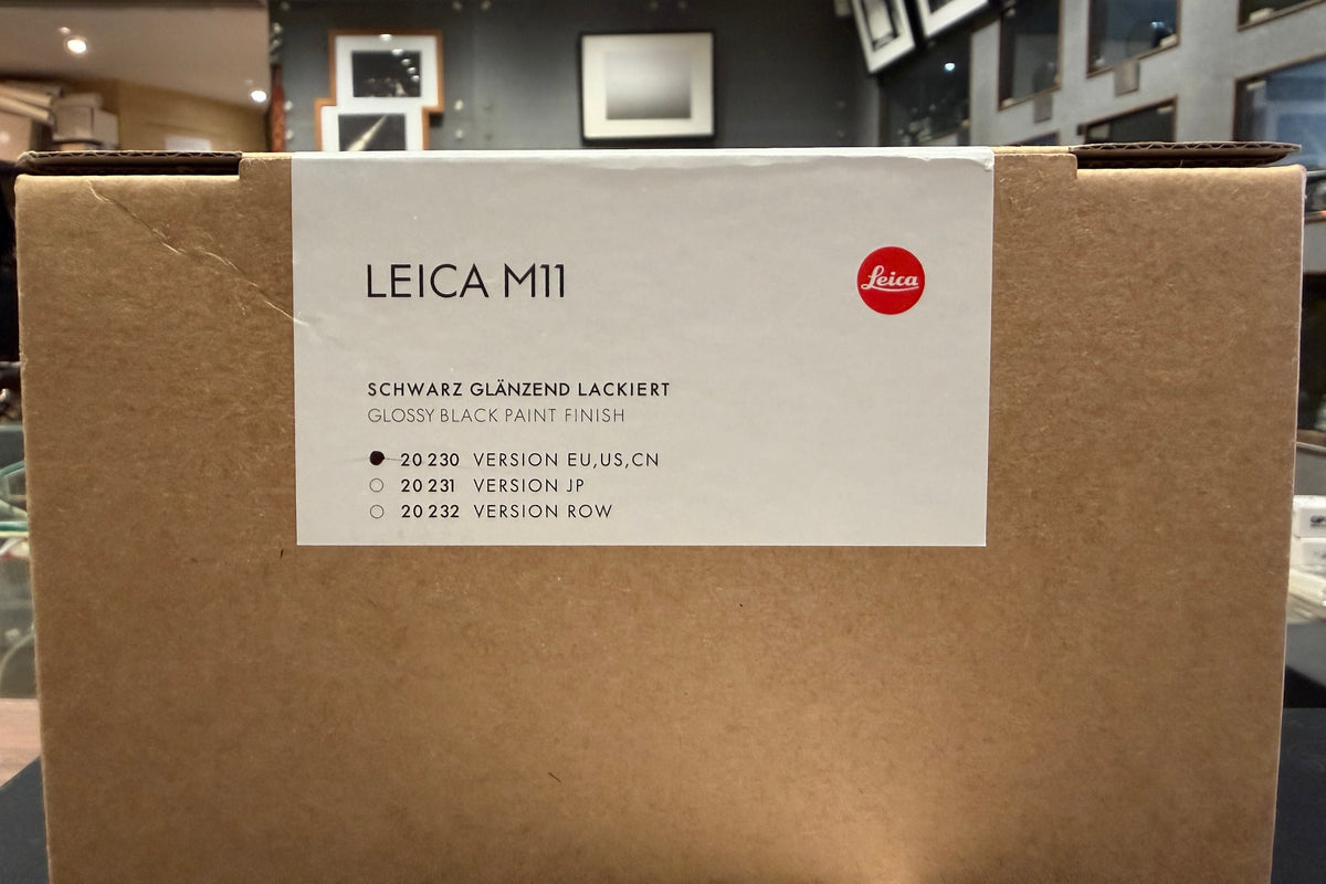 Leica M11 Glossy Black Paint digital Camera (brand new)